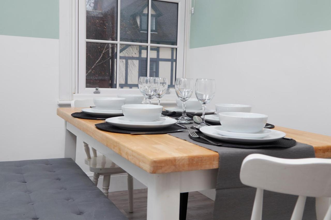 Stunning Two Bedroom Apartment By Purestay Short Lets & Serviced Accommodation Warwickshire With Parking Stratford-upon-Avon Luaran gambar